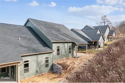 107 Hemingway Lane, Coraopolis, PA 15108 - Photo 5