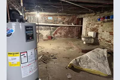 1118 Wallis Ave, Farrell, PA 16121 - Photo 13