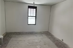 1118 Wallis Ave, Farrell, PA 16121 - Photo 11