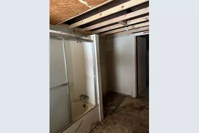 1118 Wallis Ave, Farrell, PA 16121 - Photo 7