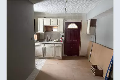 1118 Wallis Ave, Farrell, PA 16121 - Photo 5