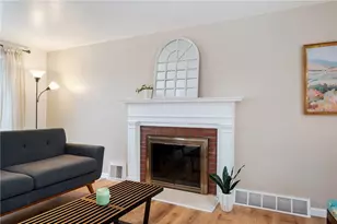 5354 Greenridge Dr, Pittsburgh, PA 15236 - Photo 5