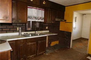 120 Bailey Ave, Uniontown, PA 15401 - Photo 5