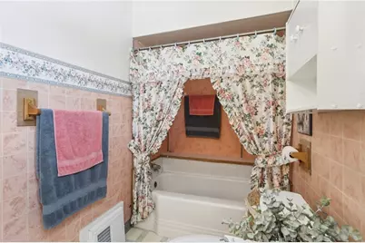 1203 Eastbrook St, New Castle, PA 16101 - Photo 17