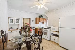 1203 Eastbrook St, New Castle, PA 16101 - Photo 5