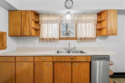 340 Carley Ave, Sharon, PA 16146 - Photo 11