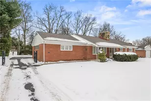 340 Carley Ave, Sharon, PA 16146 - Photo 1