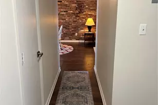 1110 Chatham Park Dr, Scott Township, PA 15216 - Photo 7