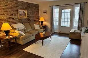 1110 Chatham Park Dr, Scott Township, PA 15216 - Photo 3