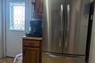 324 Sunset Dr, Center Township, PA 16001 - Photo 9