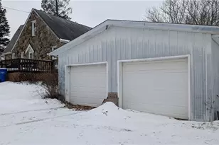 324 Sunset Dr, Center Township, PA 16001 - Photo 7
