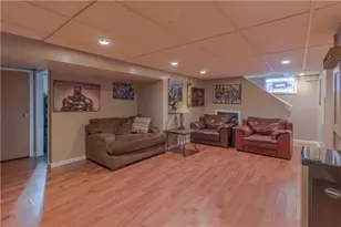 475 Ridgemont Dr, Banksville/Westwood, PA 15220 - Photo 17