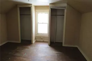 2189 Dunn Station Rd, Morris Township, PA 15329 - Photo 9