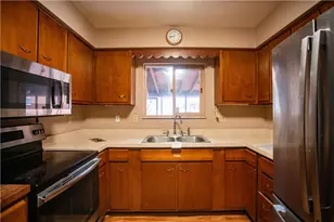 323 Olivia St, Vanport, PA 15009 - Photo 9