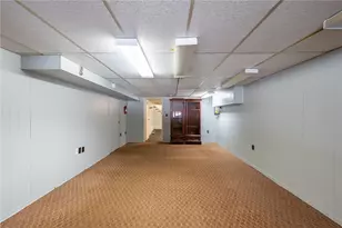 119 Covewood Dr, Center Township, PA 16001 - Photo 31