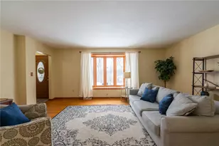 119 Covewood Dr, Center Township, PA 16001 - Photo 9