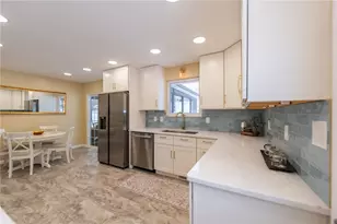 119 Covewood Dr, Center Township, PA 16001 - Photo 5