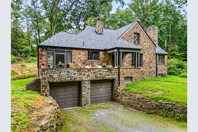 2501 Oakwood Rd, Pittsburgh, PA 15116 - Photo 3