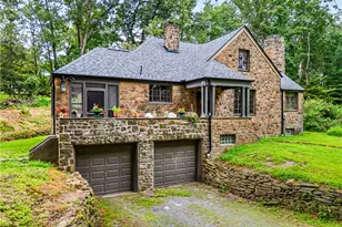 2501 Oakwood Rd, Pittsburgh, PA 15116 - Photo 3