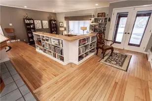 1738 Snowfield Dr, Hidden Valley, PA 15502 - Photo 9