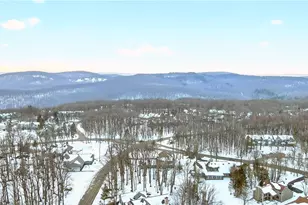 1738 Snowfield Dr, Hidden Valley, PA 15502 - Photo 3