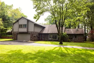 1738 Snowfield Dr, Hidden Valley, PA 15502 - Photo 1