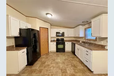 111 Pembrooke Dr, Salem Township, PA 15626 - Photo 5
