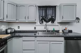 695 E Pike Rd, White Township, PA 15701 - Photo 13