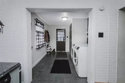 695 East Pike Rd, White Township, PA 15701 - Photo 15