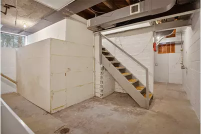 822 Harden Dr, Ross Twp, PA 15229 - Photo 25