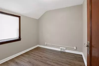 4036 Greensburg Pike, Pittsburgh, PA 15221 - Photo 7