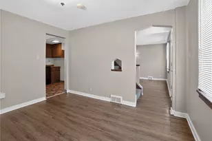 4036 Greensburg Pike, Pittsburgh, PA 15221 - Photo 11