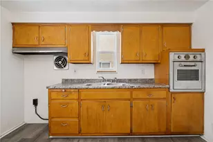 7867 Mark Dr, Pittsburgh, PA 15147 - Photo 11