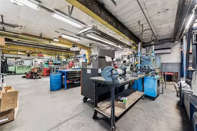 952 W Pittsburgh Street, Hempfield Township, PA 15601 - Photo 5