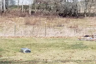 348 Frankfort Springs Dr, Hanover Township, PA 15043 - Photo 5