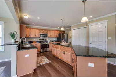 307 Champions Way, Collier Township, PA 15071 - Photo 9