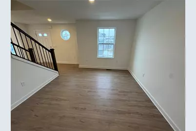 307 Champions Way, Chartiers City, PA 15071 - Photo 5