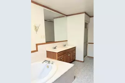 610 Rose Stop Rd, Shenango Township, PA 16101 - Photo 9