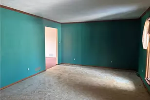 320 Country View Dr, Penn Twp, PA 15642 - Photo 3