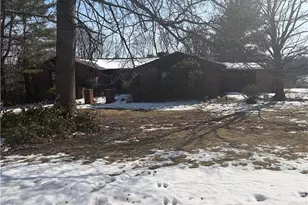 320 Country View Dr, Penn Twp, PA 15642 - Photo 5