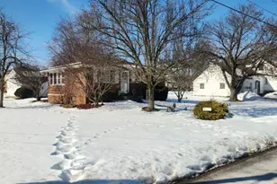 307 Mahoney Ave, Ellwood City, PA 16117 - Photo 3