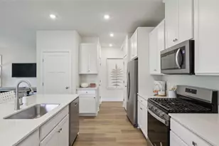 162 River Rdg Dr, Moon/Crescent Twp, PA 15108 - Photo 9