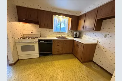 221 S Magnolia Dr, Pittsburgh, PA 15116 - Photo 5