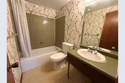 221 S Magnolia Dr, Pittsburgh, PA 15116 - Photo 17