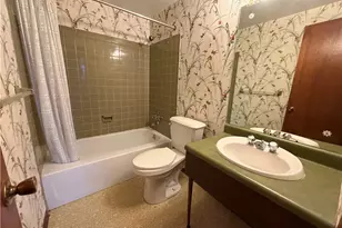 221 S Magnolia Dr, Pittsburgh, PA 15116 - Photo 17