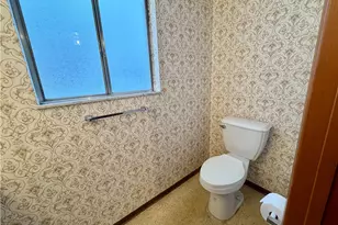 221 S Magnolia Dr, Pittsburgh, PA 15116 - Photo 11