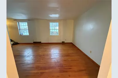 221 S Magnolia Dr, Pittsburgh, PA 15116 - Photo 9