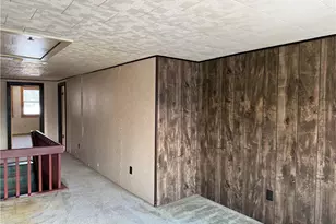 323 Spackman St, Saint Clair Township, PA 15954 - Photo 13