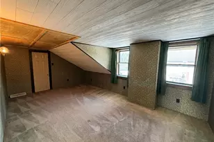 323 Spackman St, Saint Clair Township, PA 15954 - Photo 11