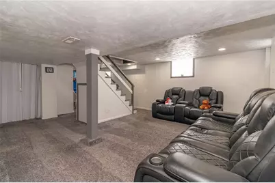 6808 Monroe Ave, West Mifflin, PA 15122 - Photo 23